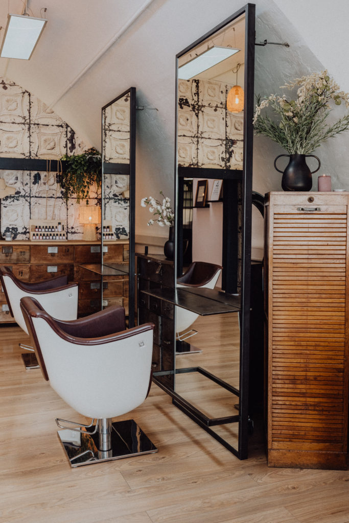 Décoration et aménagement d'un salon de coiffure  