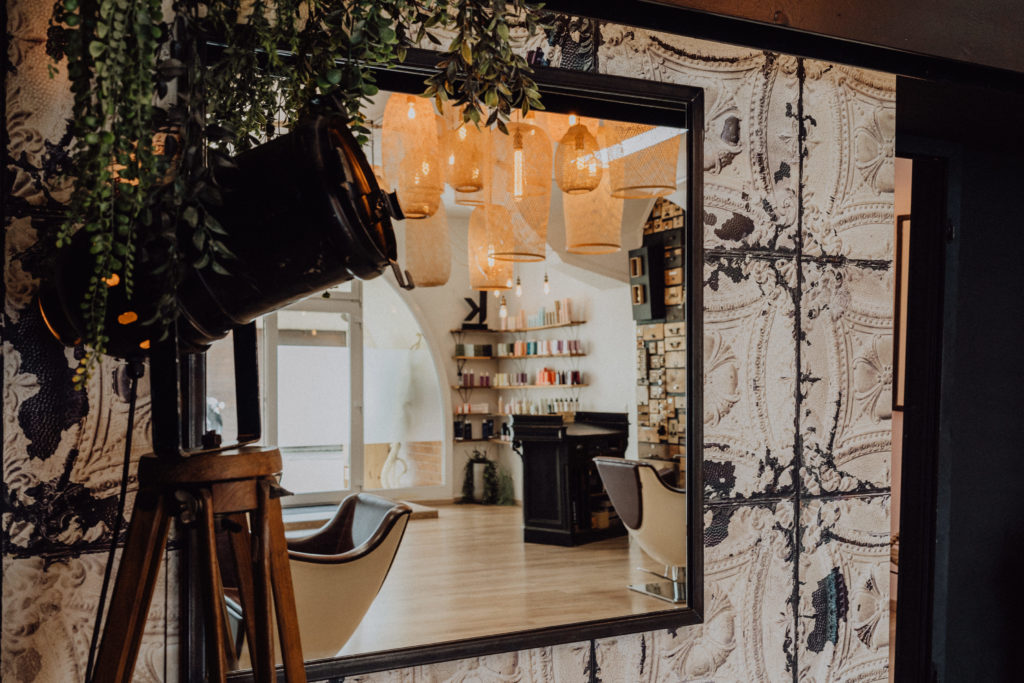 Décoration et aménagement d'un salon de coiffure  